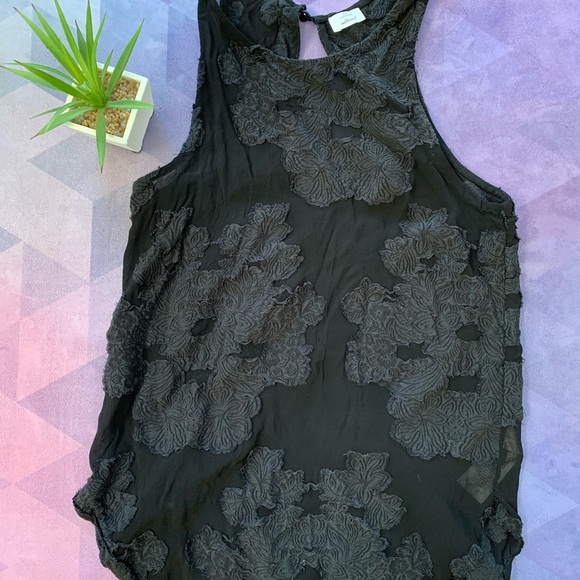 ๐ ARITZIA WILFRED CHIFFON FLORAL LACE TANK BLOUSE
